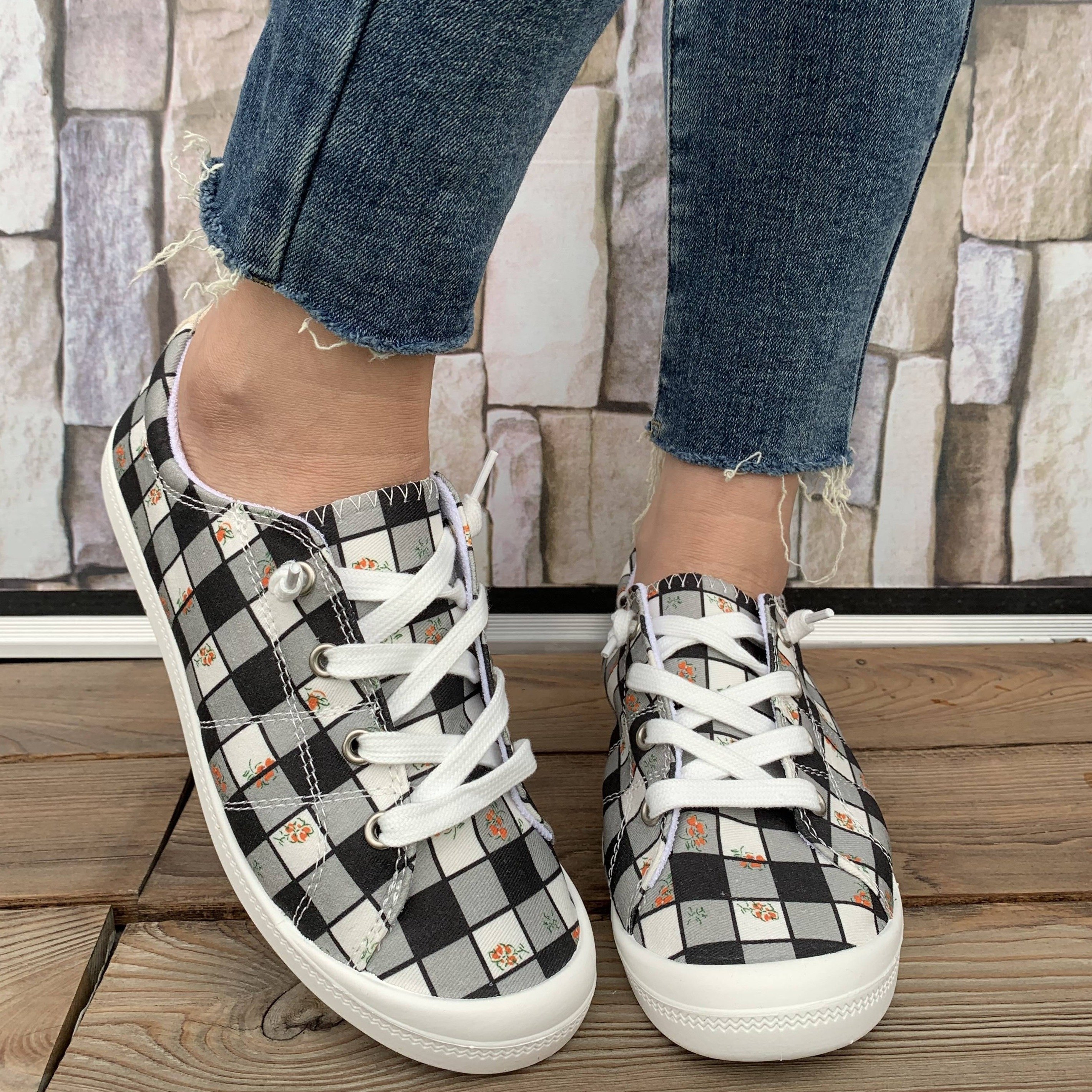 womens plaid pattern canvas shoes casual lace up outdoor shoes lightweight low top sneakers details 1