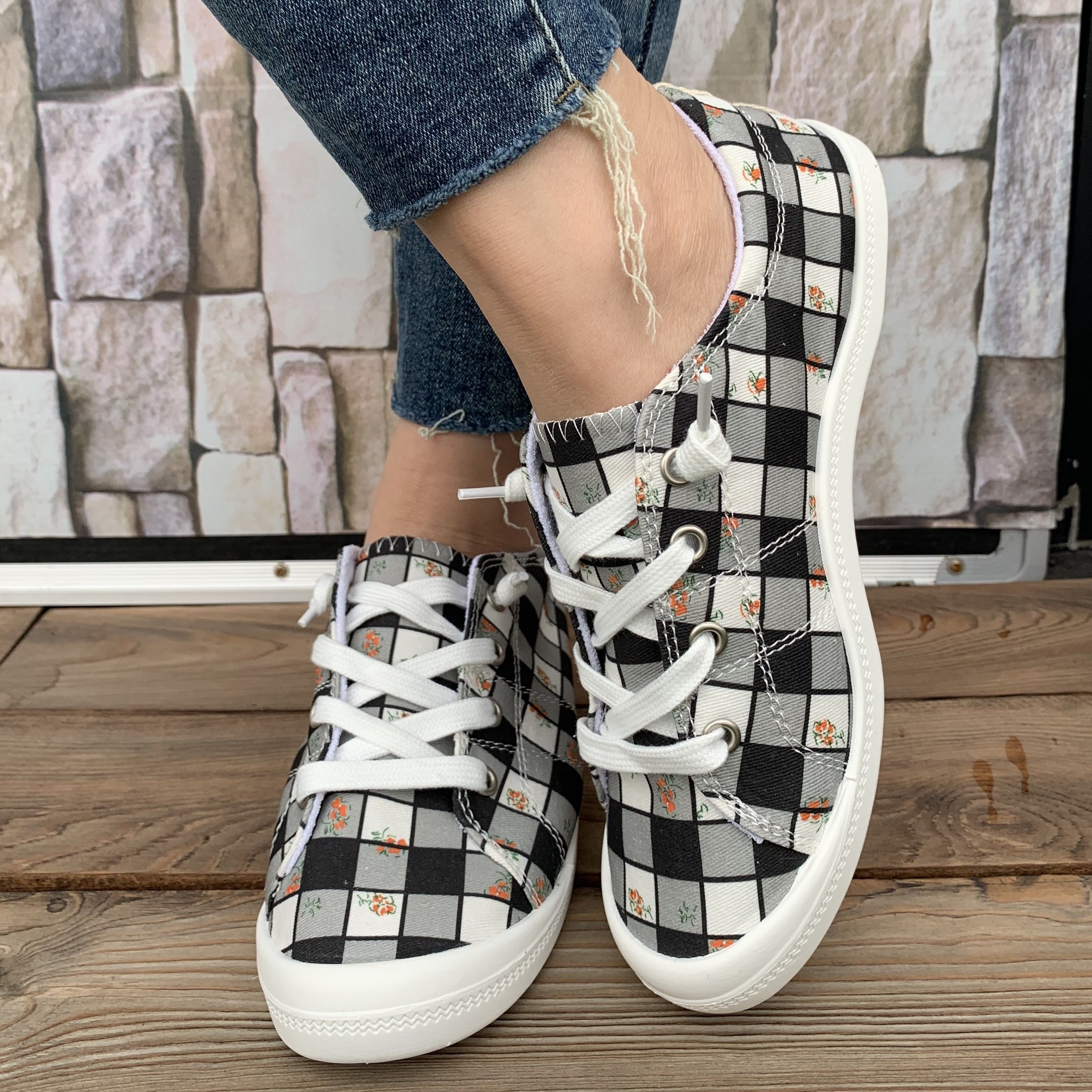 womens plaid pattern canvas shoes casual lace up outdoor shoes lightweight low top sneakers details 3